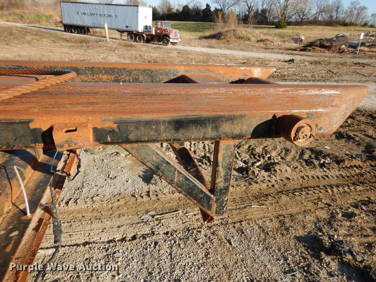 image for item DD8950 1997 Ford LT9000 rollback truck