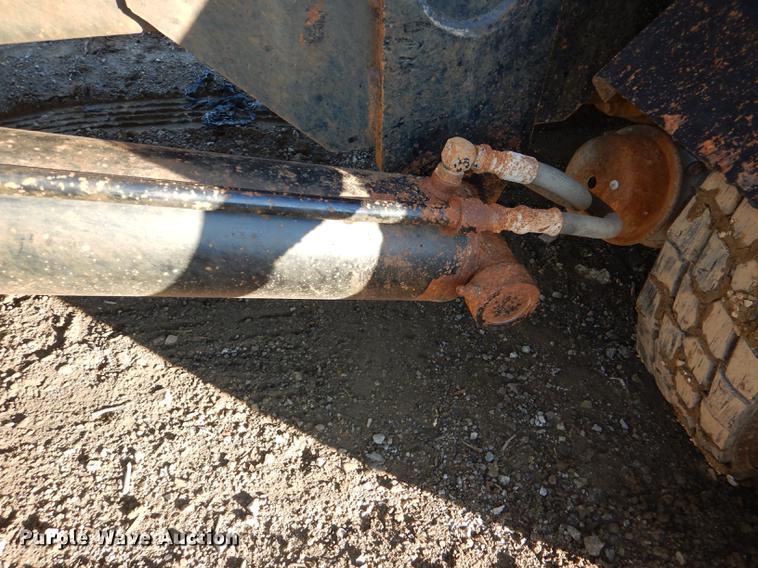 image for item DD8950 1997 Ford LT9000 rollback truck