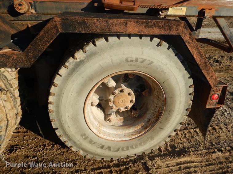 image for item DD8950 1997 Ford LT9000 rollback truck