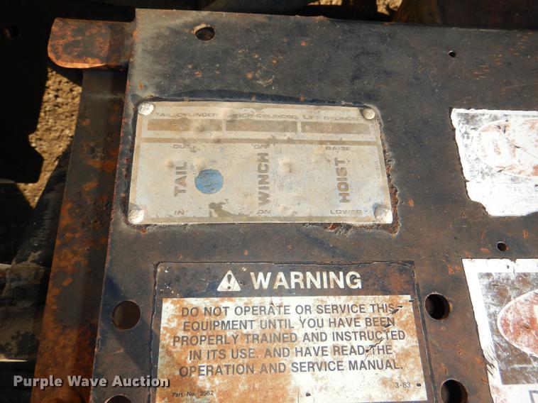 image for item DD8950 1997 Ford LT9000 rollback truck