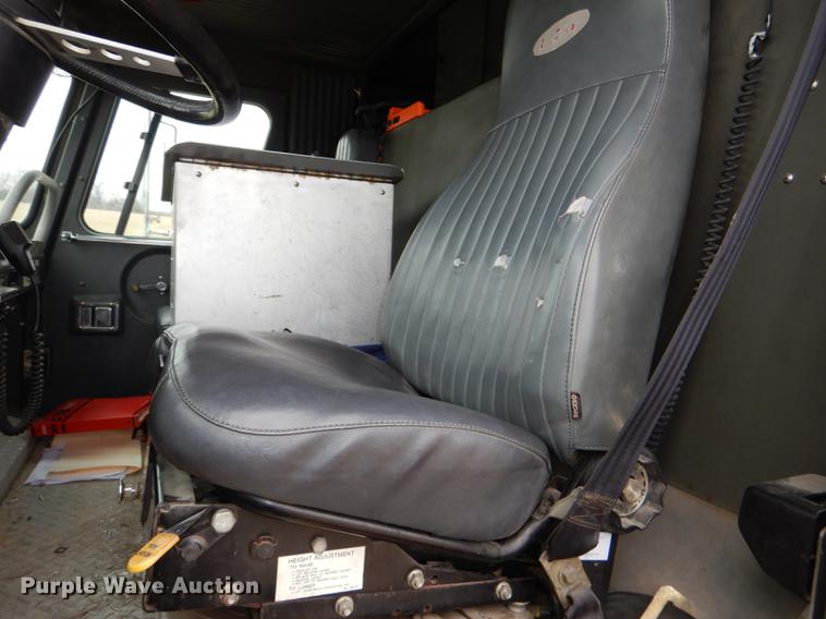 image for item DD8998 1990 E-one fire truck