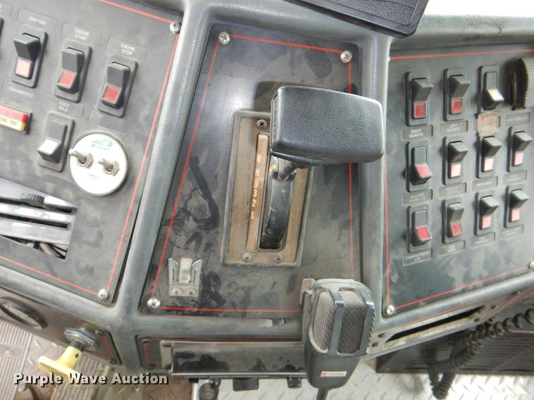 image for item DD8998 1990 E-one fire truck