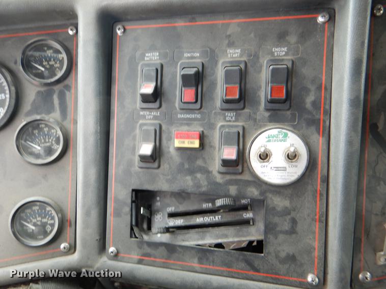 image for item DD8998 1990 E-one fire truck