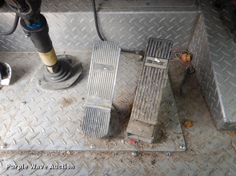 image for item DD8998 1990 E-one fire truck