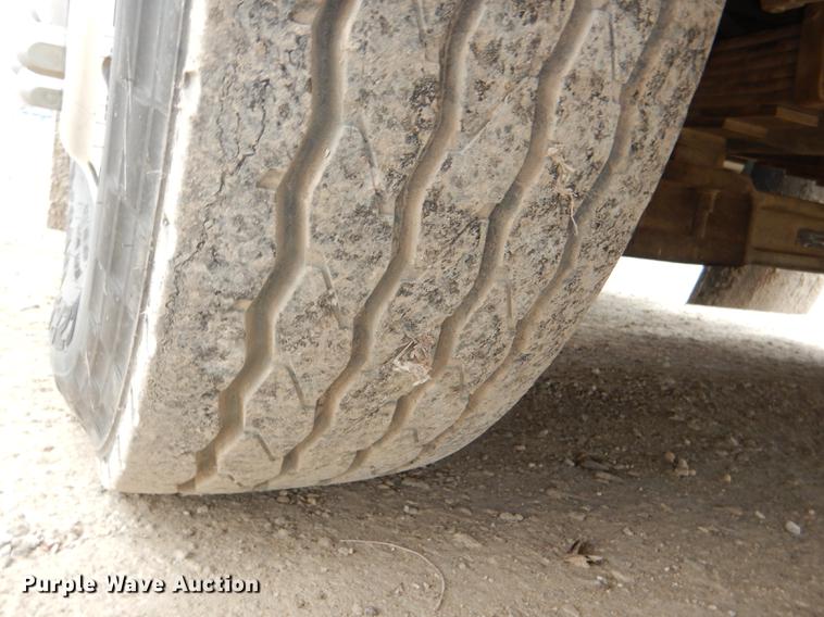 image for item DD8998 1990 E-one fire truck