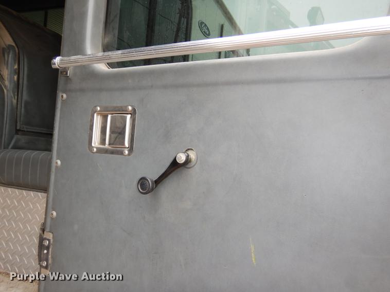 image for item DD8998 1990 E-one fire truck