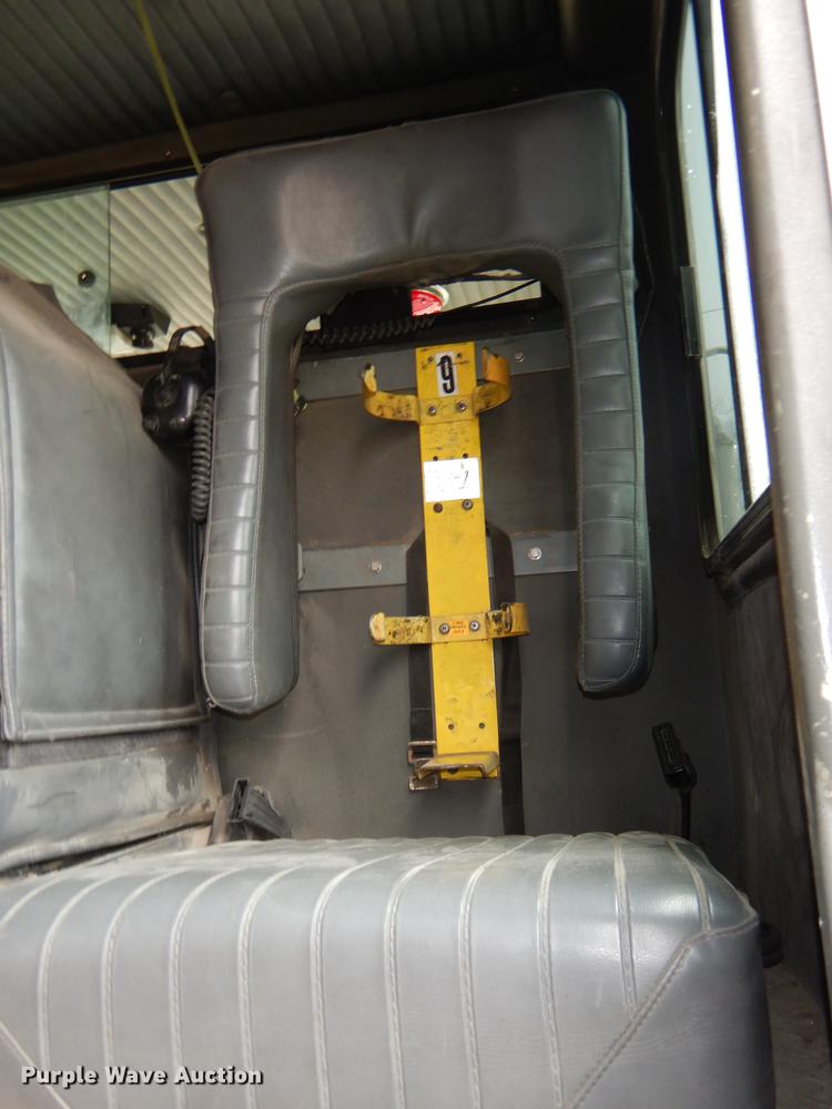 image for item DD8998 1990 E-one fire truck