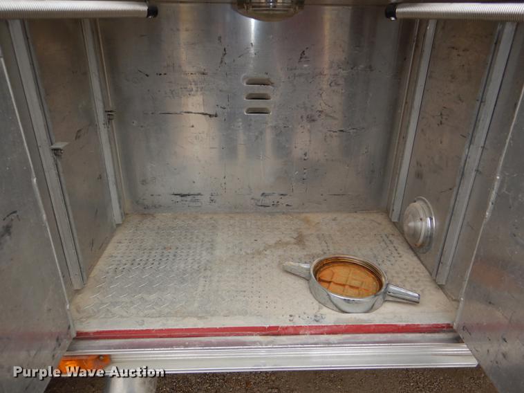 image for item DD8998 1990 E-one fire truck