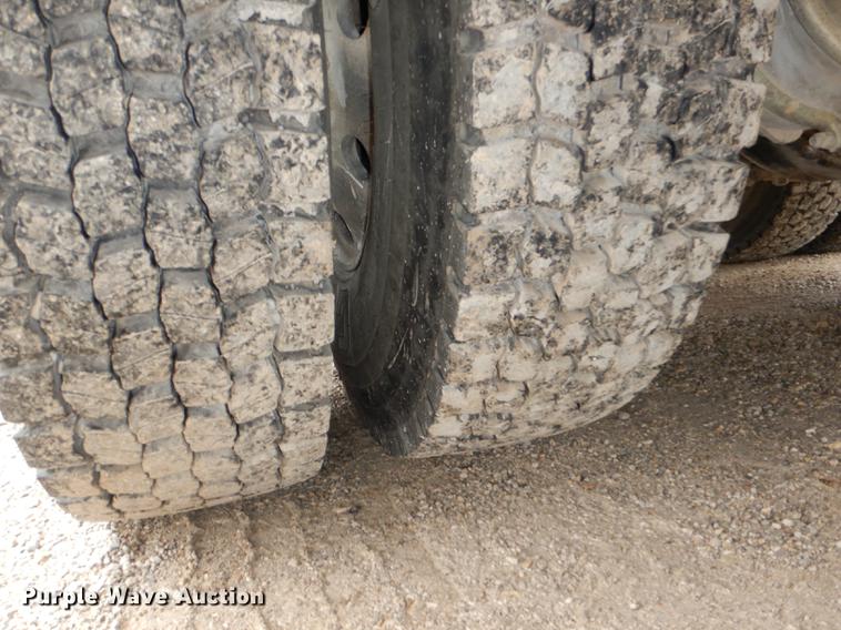 image for item DD8998 1990 E-one fire truck