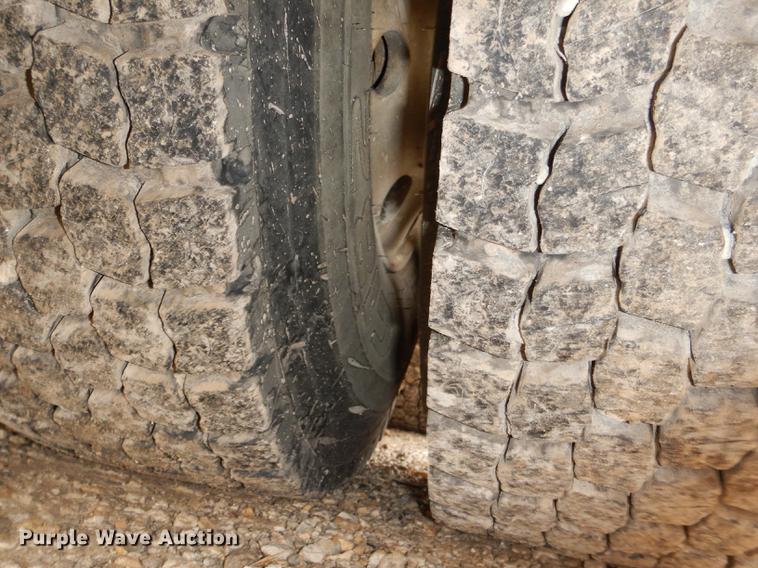 image for item DD8998 1990 E-one fire truck