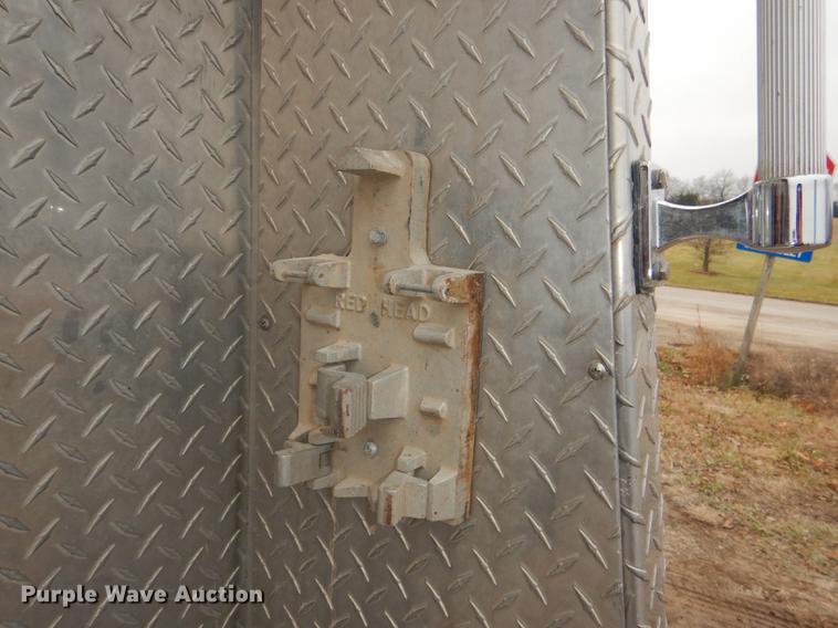 image for item DD8998 1990 E-one fire truck