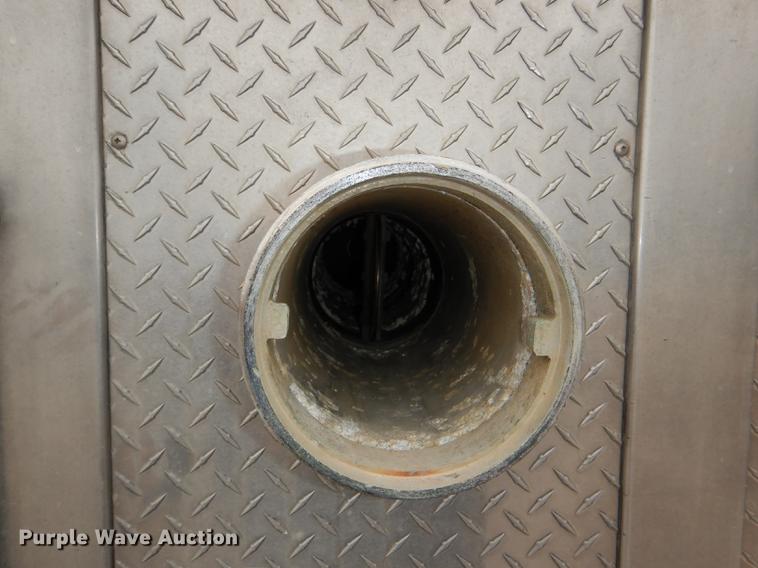 image for item DD8998 1990 E-one fire truck