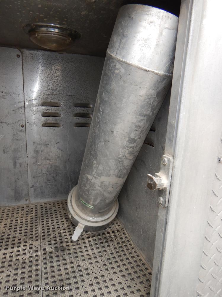 image for item DD8998 1990 E-one fire truck