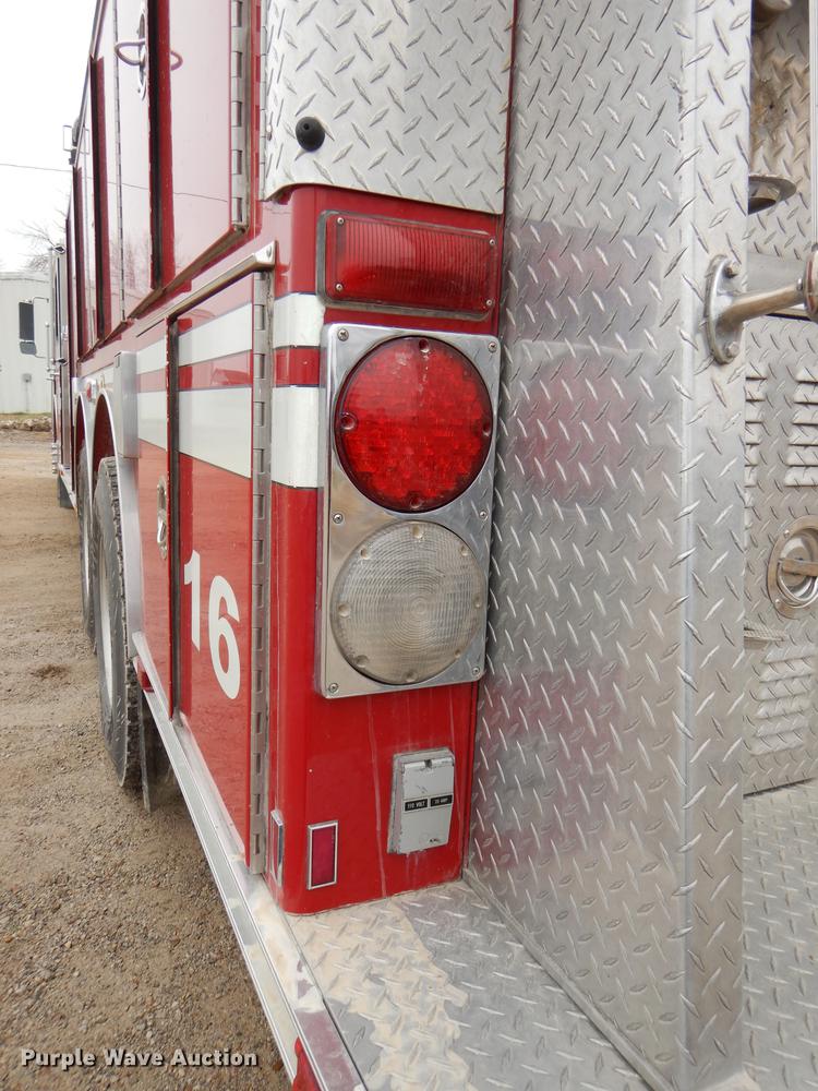 image for item DD8998 1990 E-one fire truck