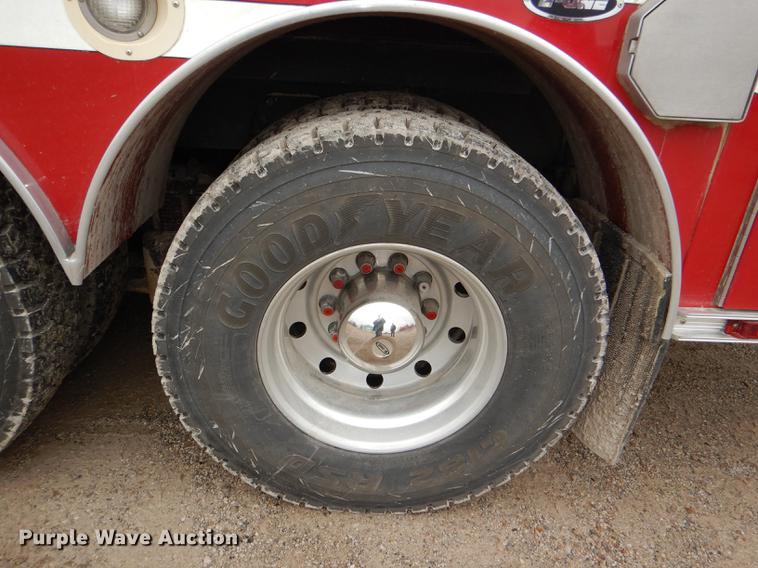 image for item DD8998 1990 E-one fire truck