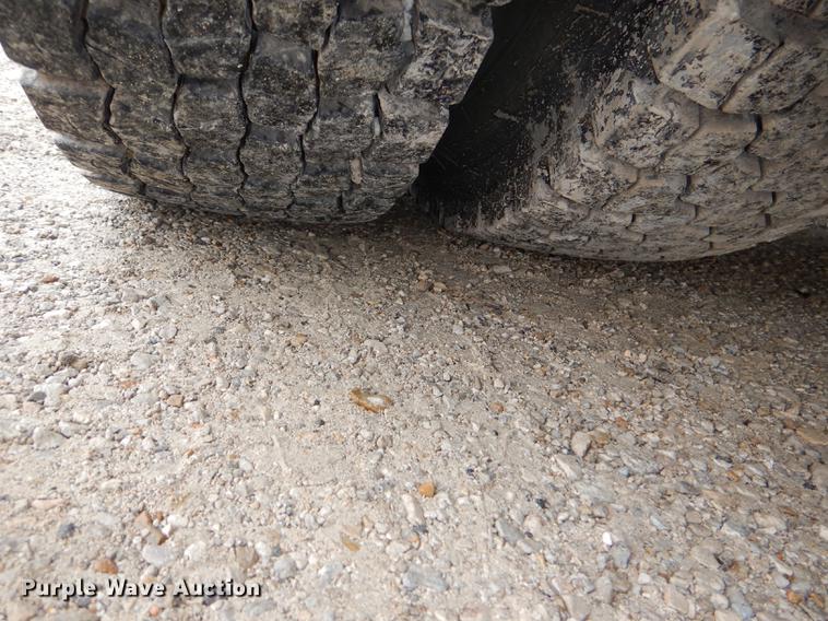 image for item DD8998 1990 E-one fire truck