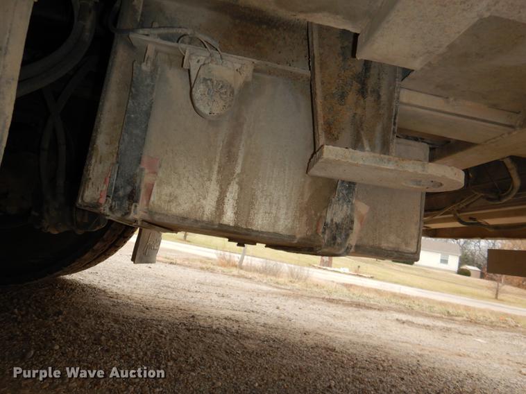 image for item DD8998 1990 E-one fire truck