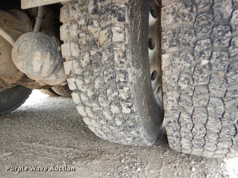 image for item DD8998 1990 E-one fire truck