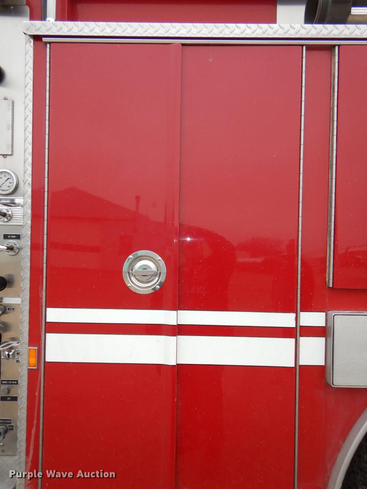 image for item DD8998 1990 E-one fire truck