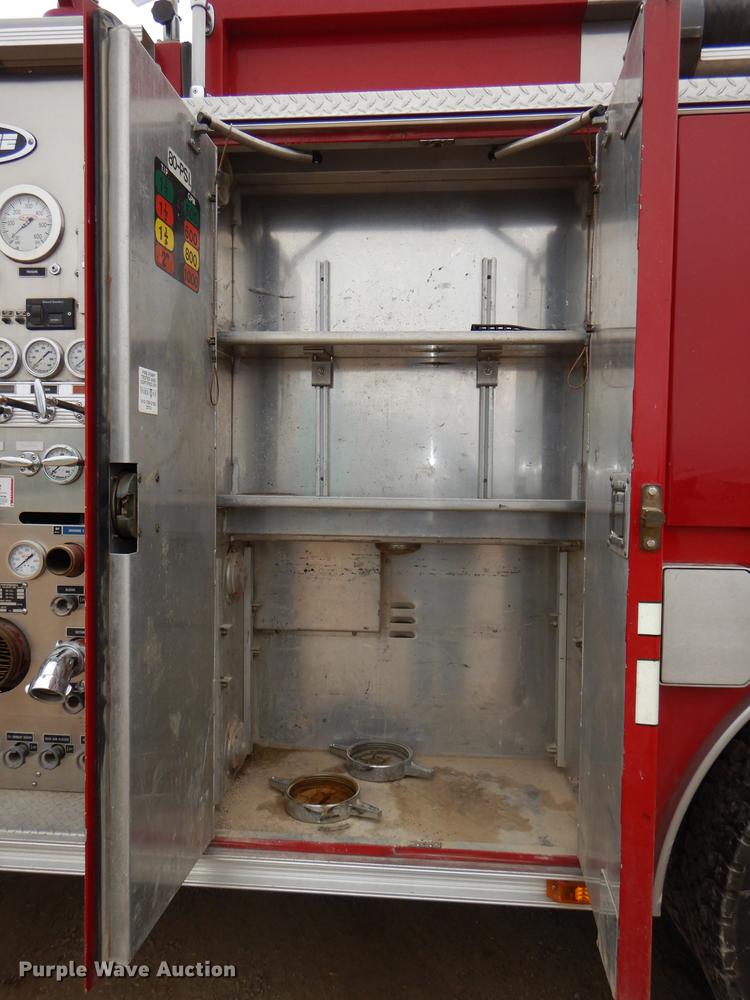 image for item DD8998 1990 E-one fire truck