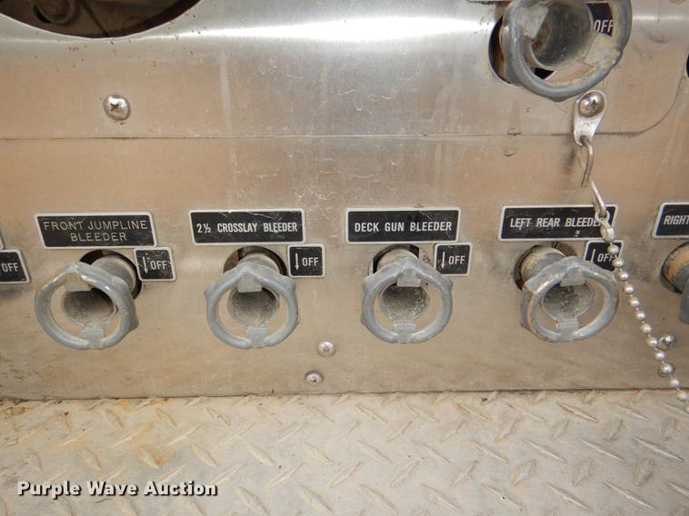 image for item DD8998 1990 E-one fire truck