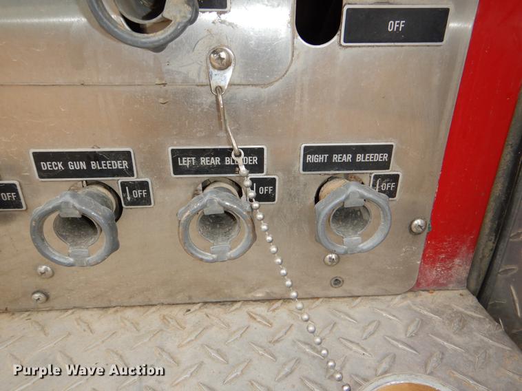 image for item DD8998 1990 E-one fire truck