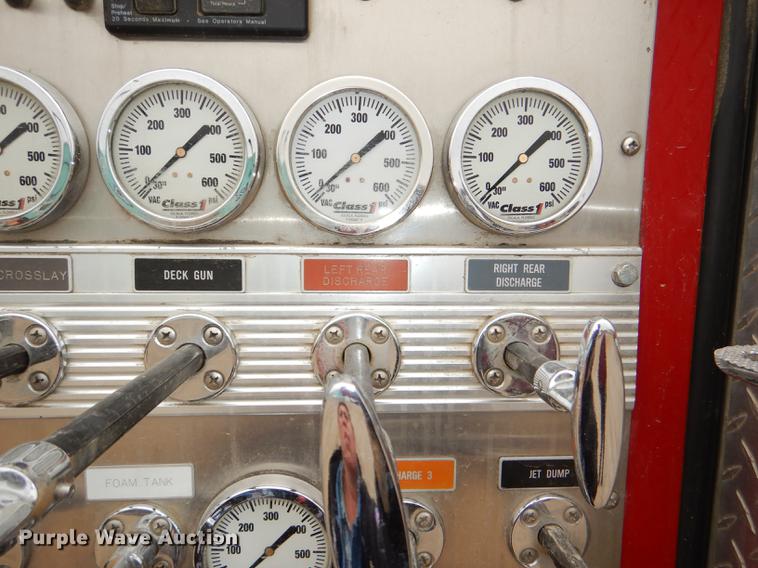 image for item DD8998 1990 E-one fire truck