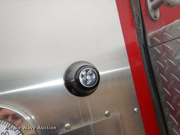 image for item DD8998 1990 E-one fire truck