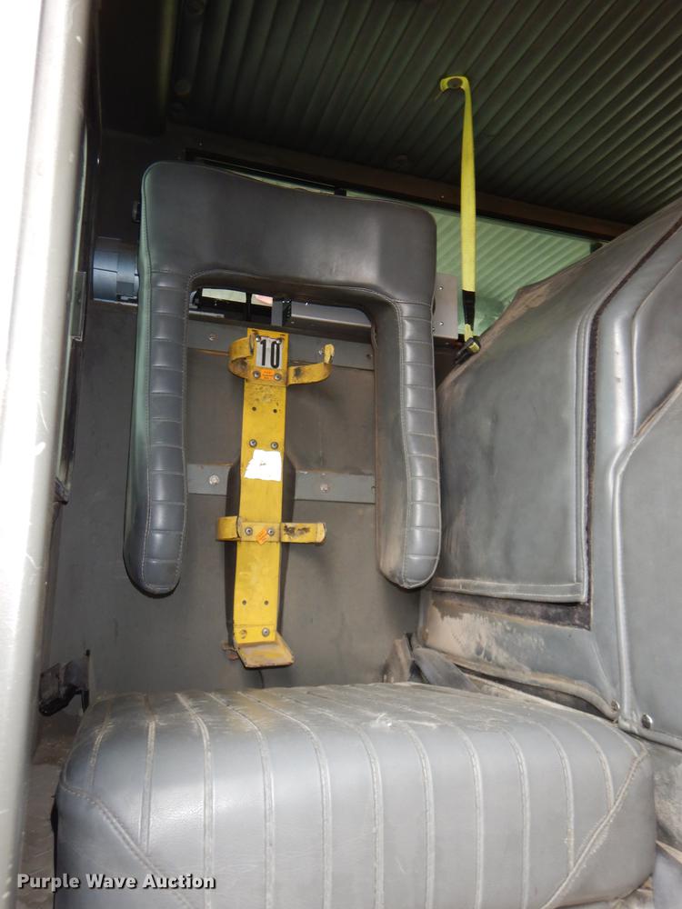 image for item DD8998 1990 E-one fire truck