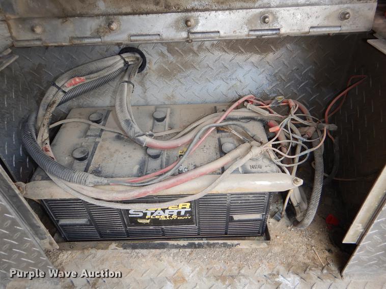 image for item DD8998 1990 E-one fire truck