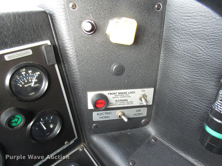 image for item DE5929 1994 Seagrave fire truck