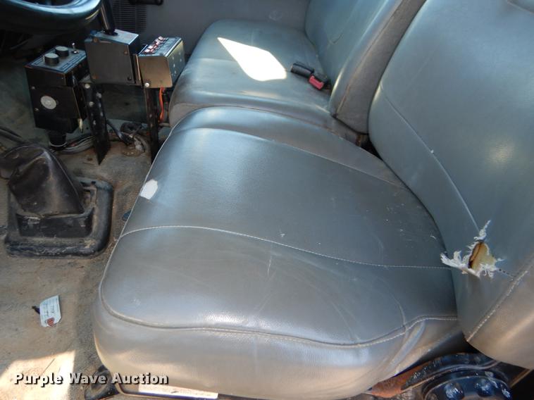 image for item DF1598 2004 Ford F650 Super Duty dump truck