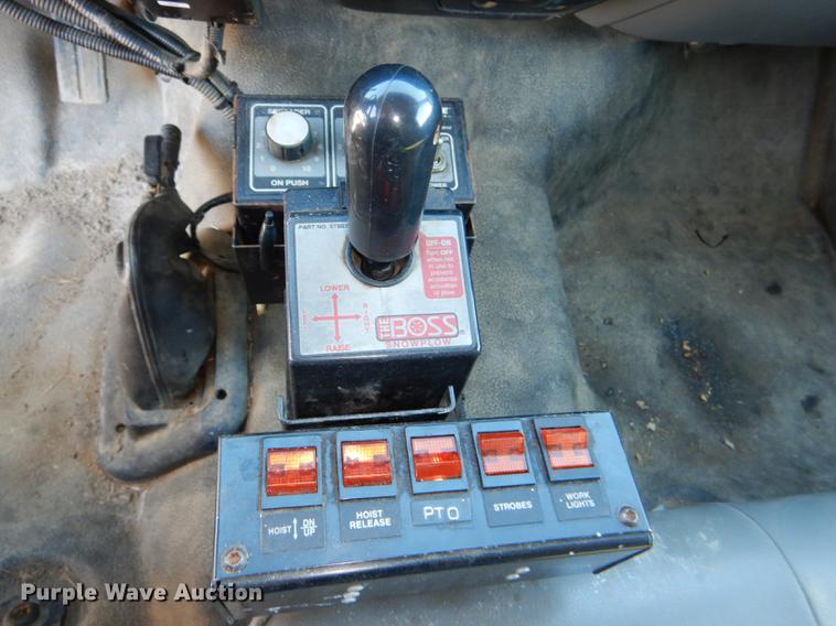 image for item DF1598 2004 Ford F650 Super Duty dump truck