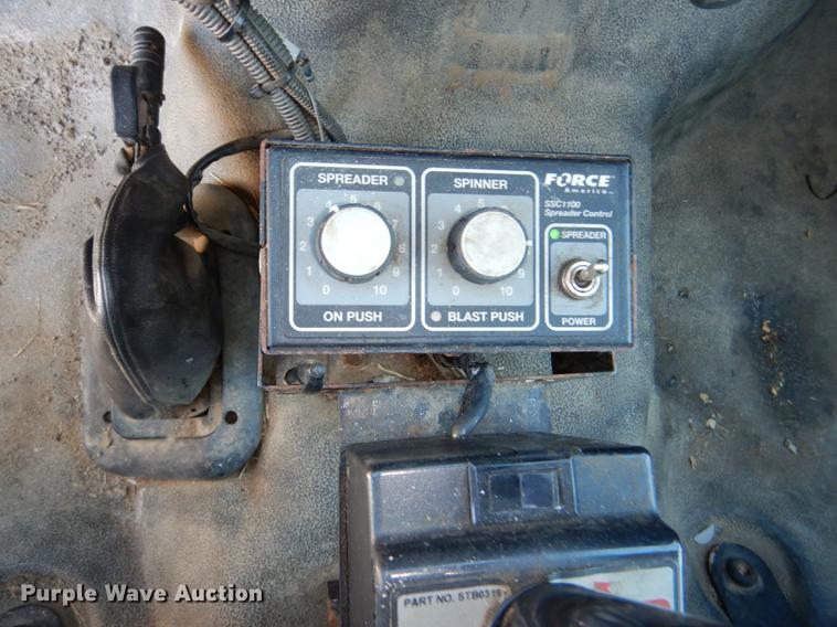 image for item DF1598 2004 Ford F650 Super Duty dump truck