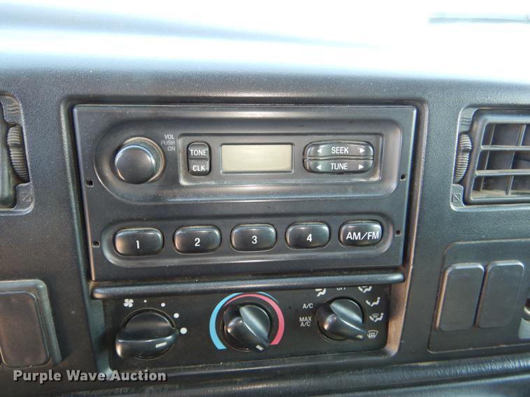 image for item DF1598 2004 Ford F650 Super Duty dump truck