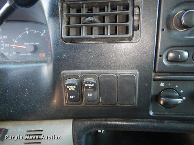 image for item DF1598 2004 Ford F650 Super Duty dump truck