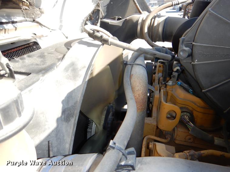 image for item DF1598 2004 Ford F650 Super Duty dump truck