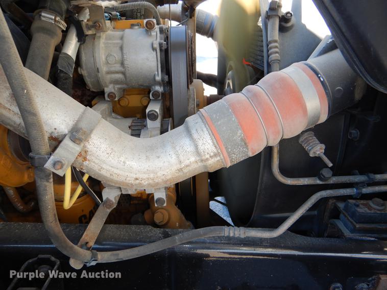 image for item DF1598 2004 Ford F650 Super Duty dump truck