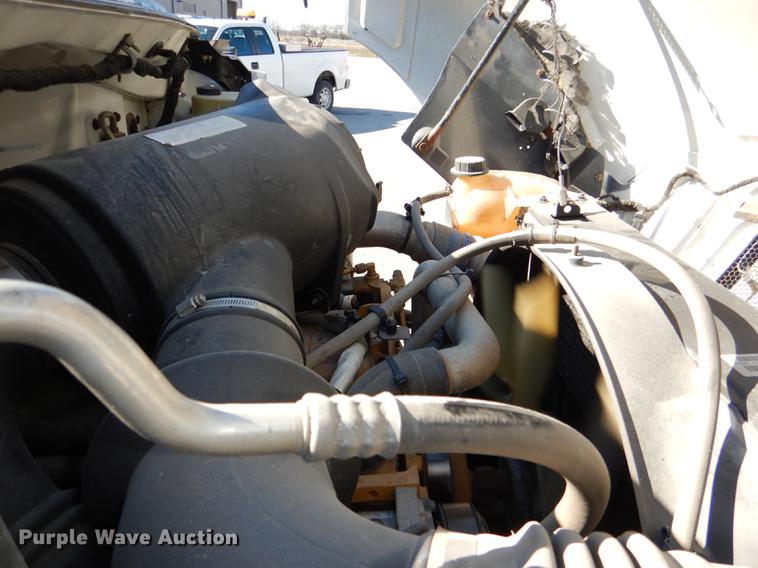 image for item DF1598 2004 Ford F650 Super Duty dump truck