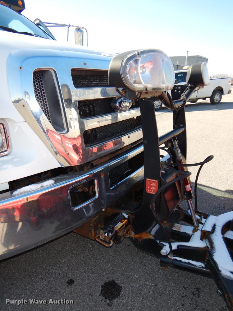 image for item DF1598 2004 Ford F650 Super Duty dump truck