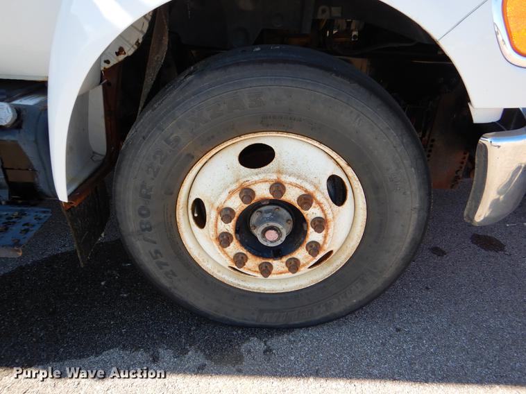 image for item DF1598 2004 Ford F650 Super Duty dump truck