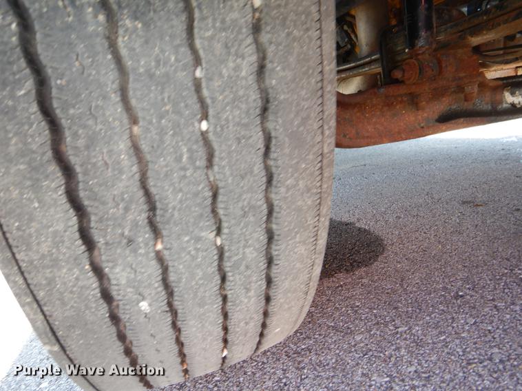 image for item DF1598 2004 Ford F650 Super Duty dump truck