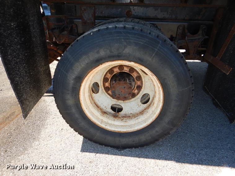 image for item DF1598 2004 Ford F650 Super Duty dump truck