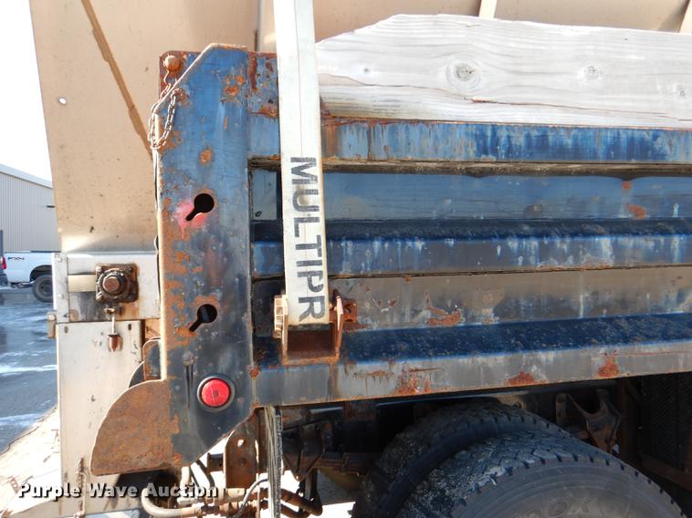 image for item DF1598 2004 Ford F650 Super Duty dump truck