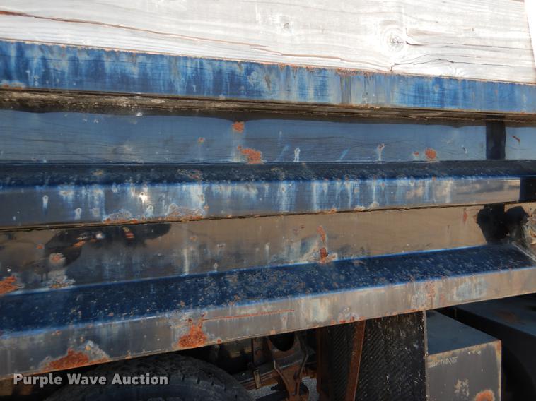 image for item DF1598 2004 Ford F650 Super Duty dump truck