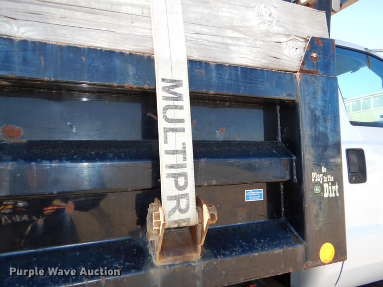 image for item DF1598 2004 Ford F650 Super Duty dump truck