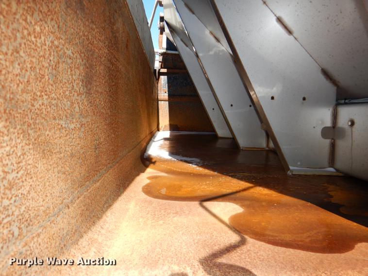 image for item DF1598 2004 Ford F650 Super Duty dump truck