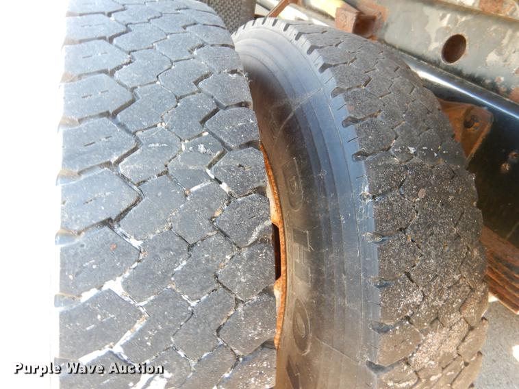 image for item DF1598 2004 Ford F650 Super Duty dump truck