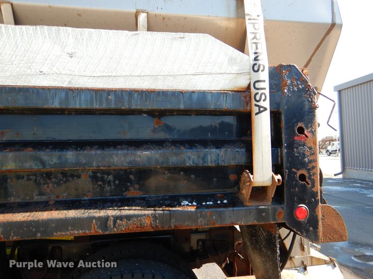 image for item DF1598 2004 Ford F650 Super Duty dump truck