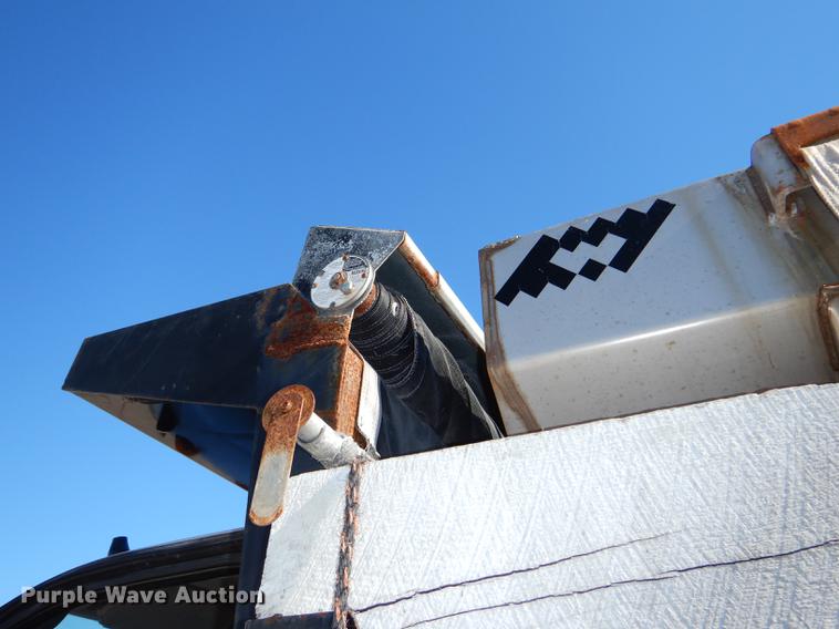 image for item DF1598 2004 Ford F650 Super Duty dump truck